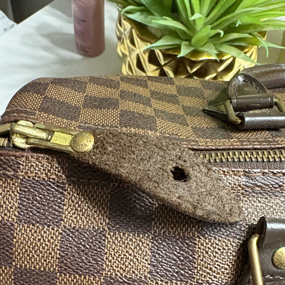 Louis Vuitton Speedy 30 Bandouliere
Damier Ebene plus wallet - Picture 4 of 17